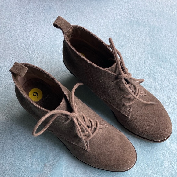 WHITE MOUNTAIN “LAMBERT” wedges/heels in great preowned condition size 9M - Picture 2 of 8